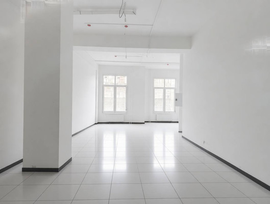 Фото: Густонаселеный квартал, два входа test