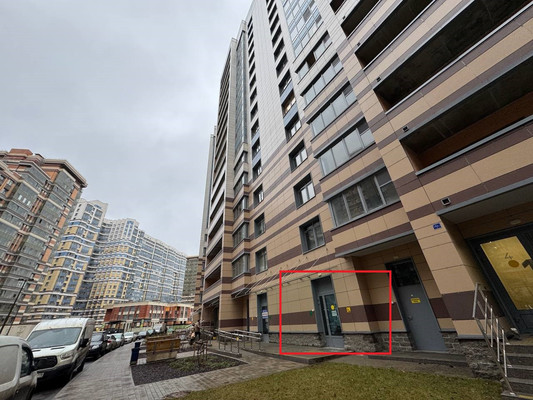 Фото: Густонаселеный квартал, два входа test