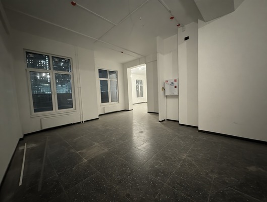 Фото: Густонаселеный квартал, два входа test