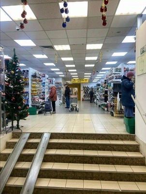 Фото: Торговая площадь в Москва Вильнюсская ул., 5 (235 кв.м.) test