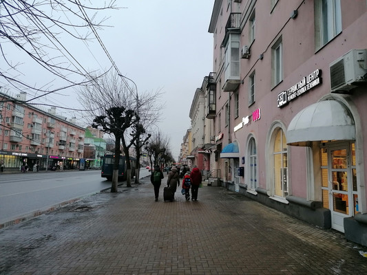 Фото: Первая линия под торговлю/услуги test