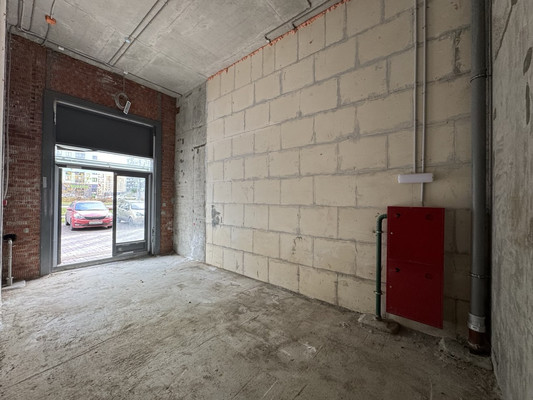 Фото: Первая линия у остановки test