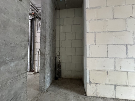 Фото: Первая линия у остановки test