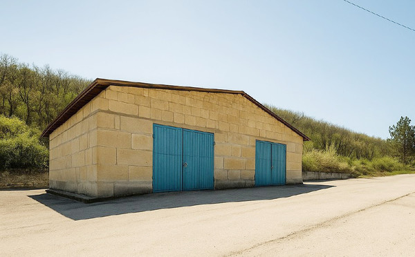 Фото: Консервный завод с участком! test