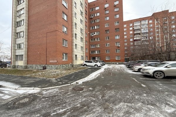 Фото: Сдам коммерческое помещение 215.6 м2, Уральская ул, 2, Екатеринбург г test