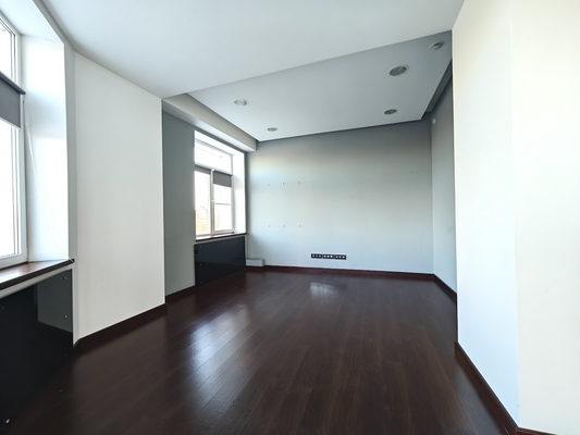 Фото: Сдам просторный офис в самом центре города test