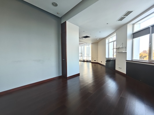 Фото: Сдам просторный офис в самом центре города test