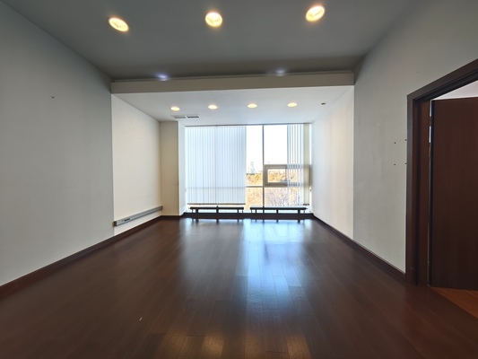 Фото: Сдам просторный офис в самом центре города test