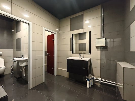 Фото: Сдам просторный офис в самом центре города test