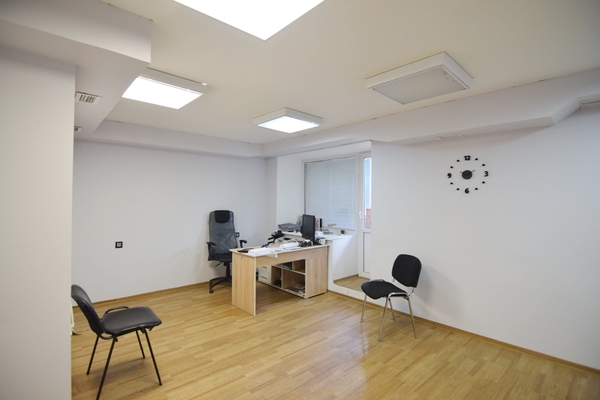 Фото: Офис с отдельным входом test