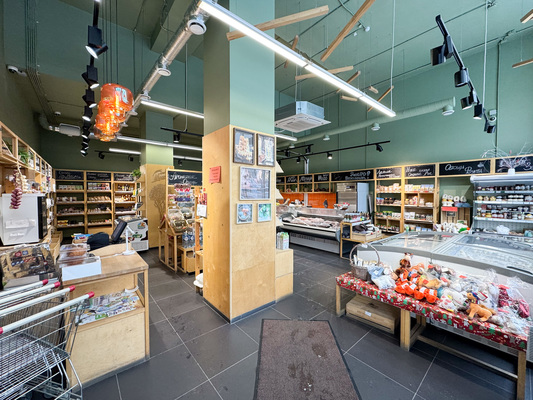 Фото: Сдам торговое помещение 123.4 м2, Куйбышева пл, 21, Екатеринбург г test