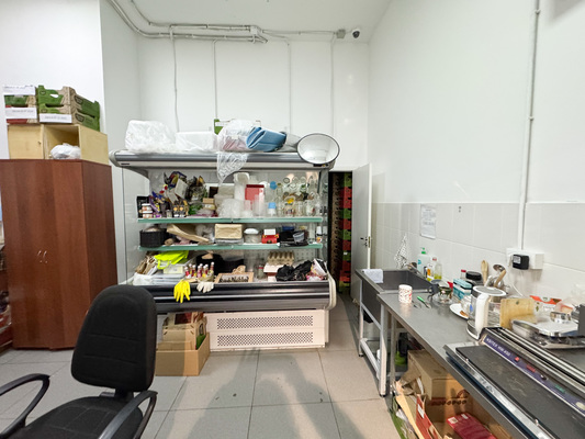 Фото: Сдам торговое помещение 123.4 м2, Куйбышева пл, 21, Екатеринбург г test