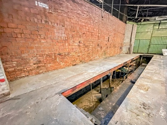 Фото: Яма, отдельный въезд 150 кв.м. под автосервис, производство test