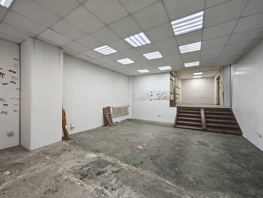 Фото: Сдам в аренду торговую площадь около ЖК "Бажовский" test