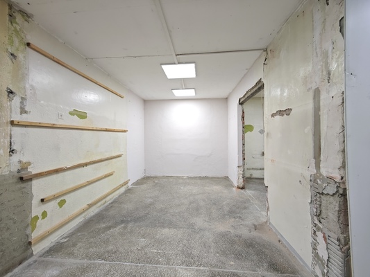 Фото: Сдам в аренду торговую площадь около ЖК "Бажовский" test