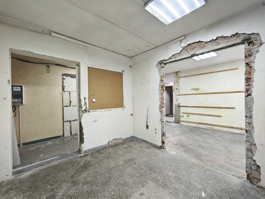 Фото: Сдам в аренду торговую площадь около ЖК "Бажовский" test