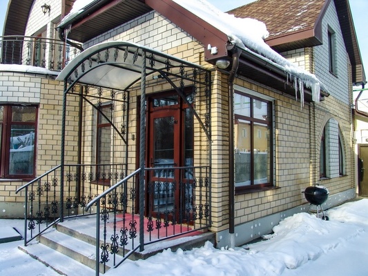 Продам коттедж в поселке Малиновка, Ветеранская ул, 37, Южно-Сахалинск г, 0 км от города