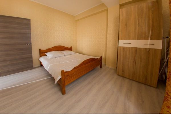 Продам трехкомнатную (3-комн.) квартиру, Клубничная (Центральный р-н) ул, 63, Сочи г