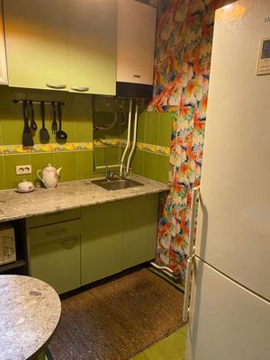 Продам трехкомнатную (3-комн.) квартиру, Корчагина (Центральный р-н) ул, 13, Сочи г