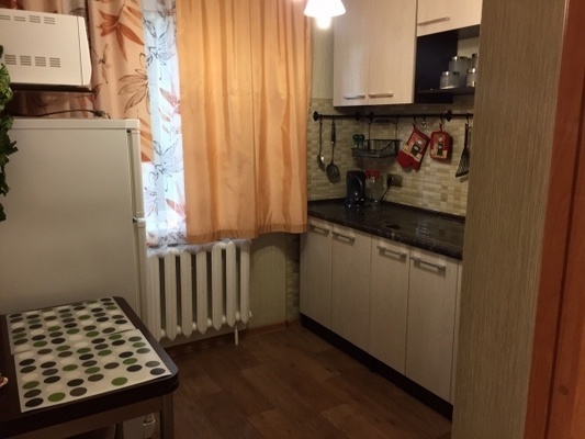 Сдам однокомнатную (1-комн.) квартиру, Речная ул, 16, Углегорск г