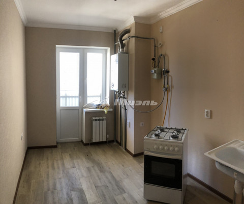 Продам однокомнатную (1-комн.) квартиру, Индустриальная ул, 28к1, Симферополь г