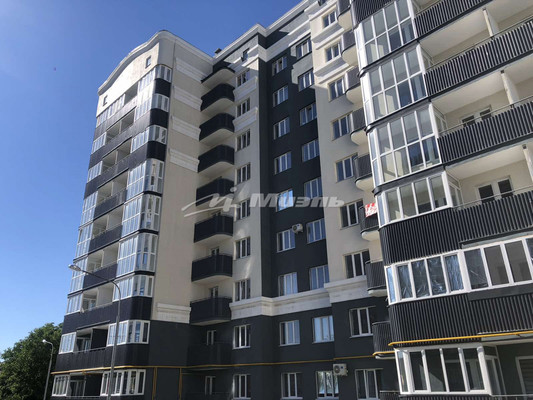 Продам однокомнатную (1-комн.) квартиру, Индустриальная ул, 28к1, Симферополь г