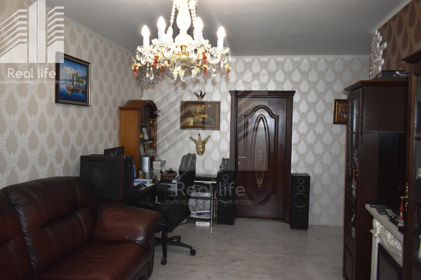 Продам трехкомнатную (3-комн.) квартиру, Школьная ул, 82, Видное г