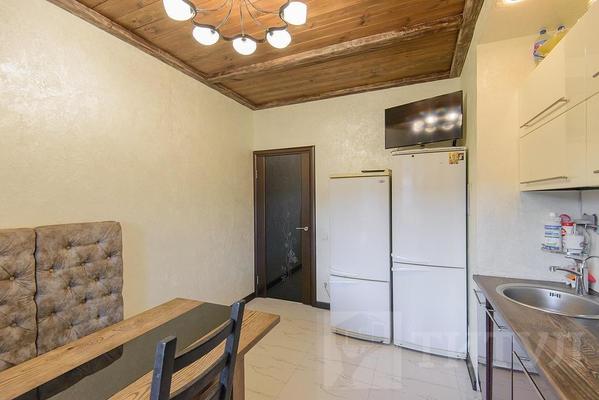 Продам трехкомнатную (3-комн.) квартиру, Жданова ул, 11, Ростов-на-Дону г