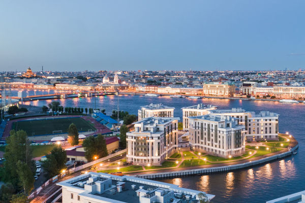 Продам трехкомнатную (3-комн.) квартиру, Петровский пр-кт, 2, Санкт-Петербург г