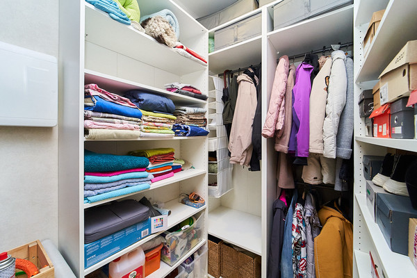 Продам трехкомнатную (3-комн.) квартиру, им. Володи Головатого ул, 174, Краснодар г