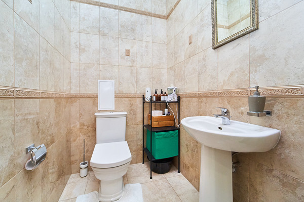 Продам трехкомнатную (3-комн.) квартиру, им. Володи Головатого ул, 174, Краснодар г
