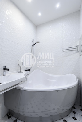 Продам двухкомнатную (2-комн.) квартиру, Энтузиастов ш, 86Ак1, Москва г