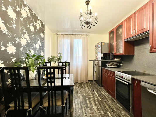 Продам трехкомнатную (3-комн.) квартиру, Витебский пр-кт, 61к5, Санкт-Петербург г