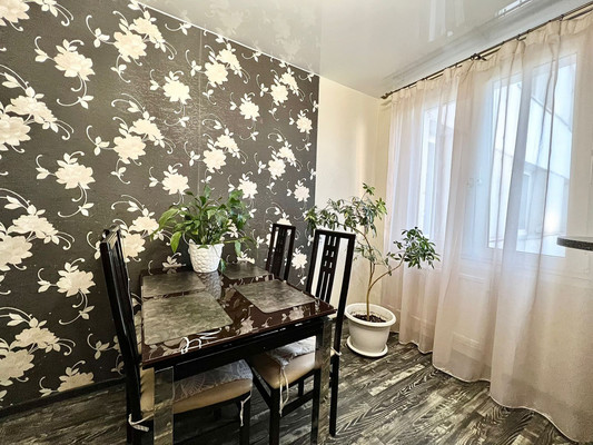 Продам трехкомнатную (3-комн.) квартиру, Витебский пр-кт, 61к5, Санкт-Петербург г