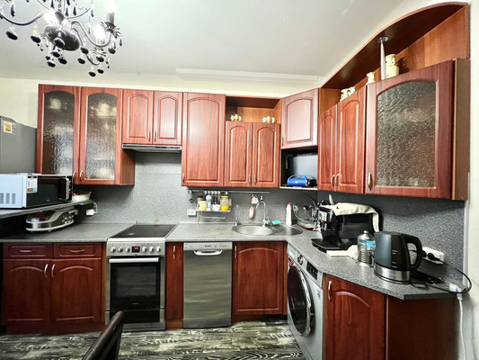 Продам трехкомнатную (3-комн.) квартиру, Витебский пр-кт, 61к5, Санкт-Петербург г