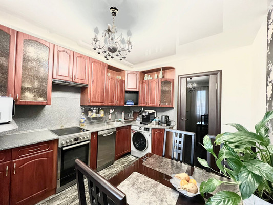 Продам трехкомнатную (3-комн.) квартиру, Витебский пр-кт, 61к5, Санкт-Петербург г