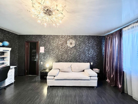 Продам трехкомнатную (3-комн.) квартиру, Витебский пр-кт, 61к5, Санкт-Петербург г