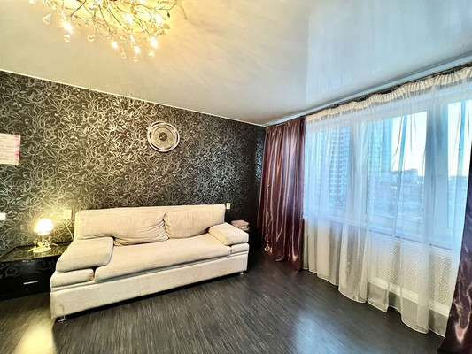 Продам трехкомнатную (3-комн.) квартиру, Витебский пр-кт, 61к5, Санкт-Петербург г