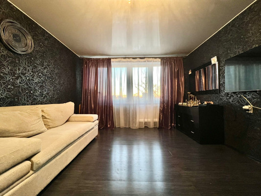 Продам трехкомнатную (3-комн.) квартиру, Витебский пр-кт, 61к5, Санкт-Петербург г