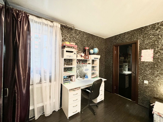 Продам трехкомнатную (3-комн.) квартиру, Витебский пр-кт, 61к5, Санкт-Петербург г