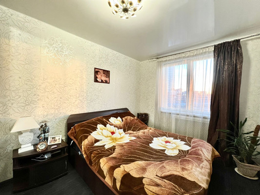 Продам трехкомнатную (3-комн.) квартиру, Витебский пр-кт, 61к5, Санкт-Петербург г