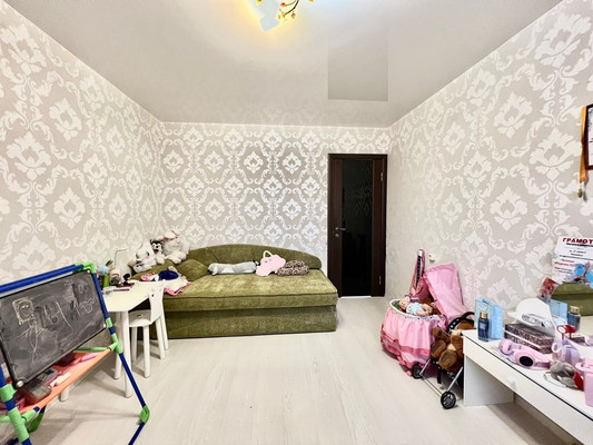 Продам трехкомнатную (3-комн.) квартиру, Витебский пр-кт, 61к5, Санкт-Петербург г