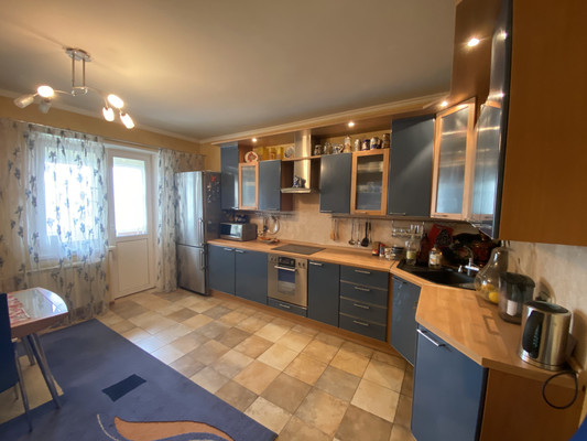 Продам многокомнатную квартиру, Островитянова ул, 9к2, Москва г