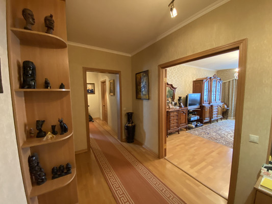 Продам многокомнатную квартиру, Островитянова ул, 9к2, Москва г