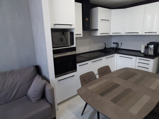 Продам двухкомнатную (2-комн.) квартиру, Октябрьская ул, 181/2к2, Краснодар г