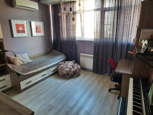 Продам двухкомнатную (2-комн.) квартиру, Октябрьская ул, 181/2к2, Краснодар г