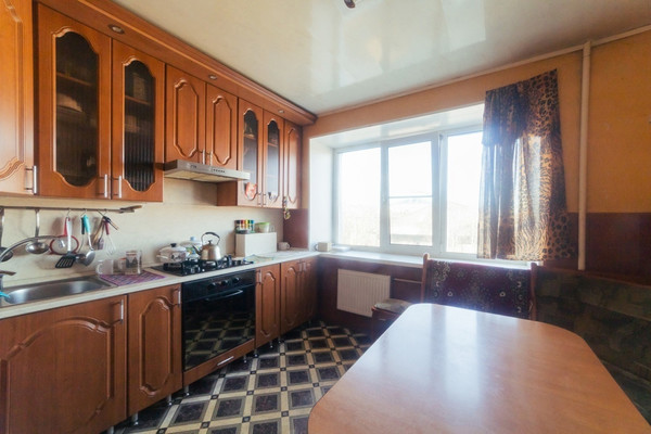 Продам многокомнатную квартиру, Ушакова ул, 16, Мурманск г