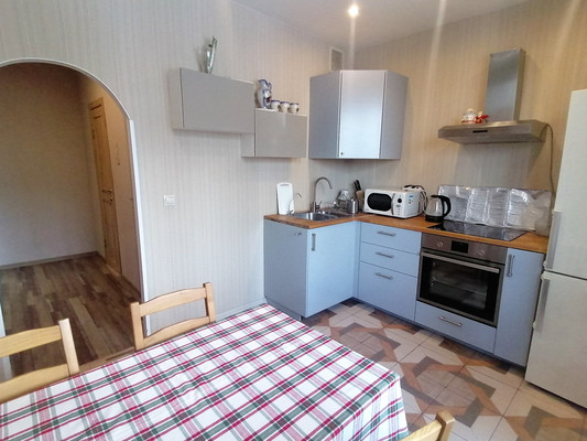 Продам трехкомнатную (3-комн.) квартиру, Курыжова (Южный мкр.) ул, 15к1, Домодедово г