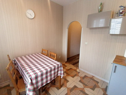 Продам трехкомнатную (3-комн.) квартиру, Курыжова (Южный мкр.) ул, 15к1, Домодедово г