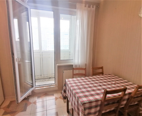 Продам трехкомнатную (3-комн.) квартиру, Курыжова (Южный мкр.) ул, 15к1, Домодедово г